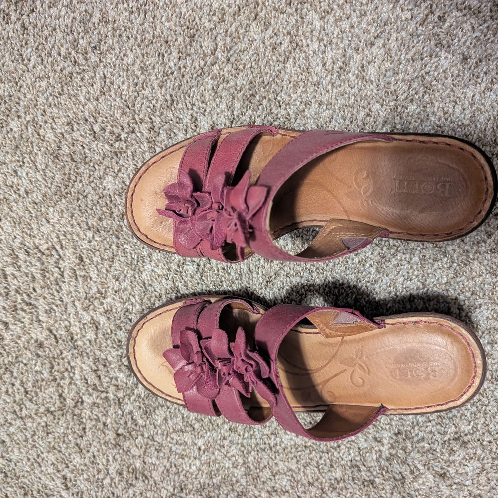 Born Leather Women's Burgundy Sandals